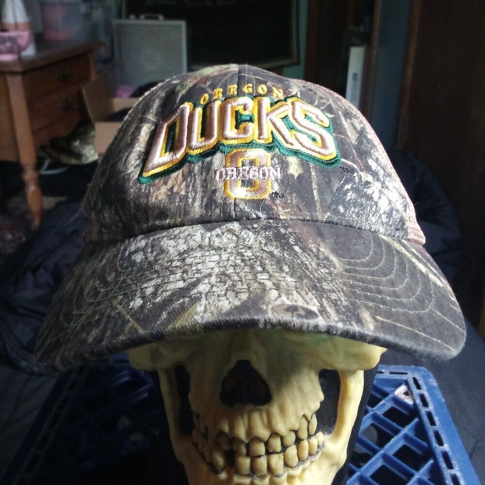 Top Of The World Oregon Ducks Camouflage Trucker Hat Cap